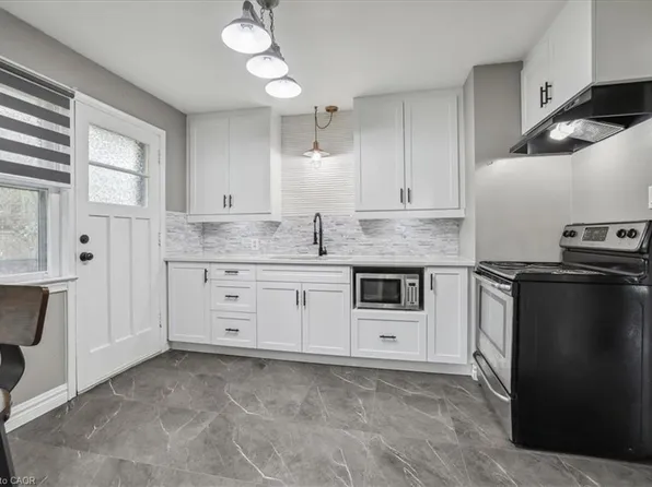 5 Howard Ave, Saint Catharines, ON L2N 3W8