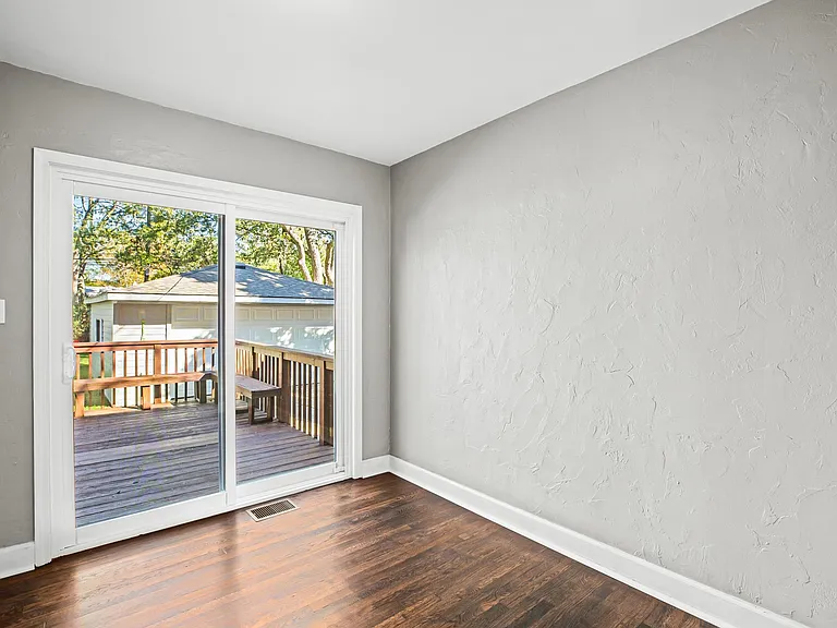 3420 Ravena Ave — Photo 16