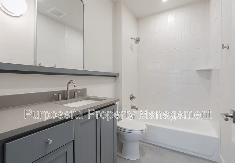 934 Hangar Dr #9 — Photo 18