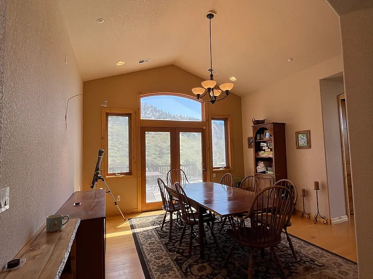 Formal dining room off of kitchen and entry.