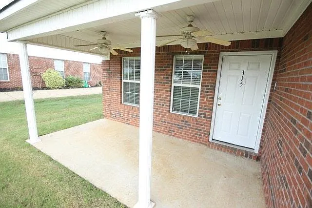 3 bed, 1346 sqft, $1,800 — Photo 3