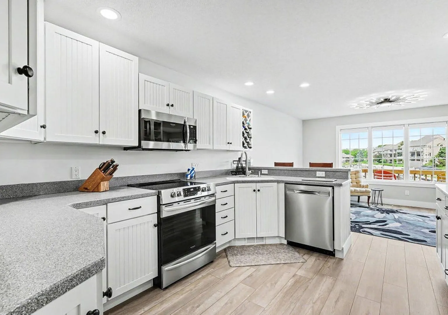 Condo For Rent 1410 E Harbour Towne Circle — Photo 3