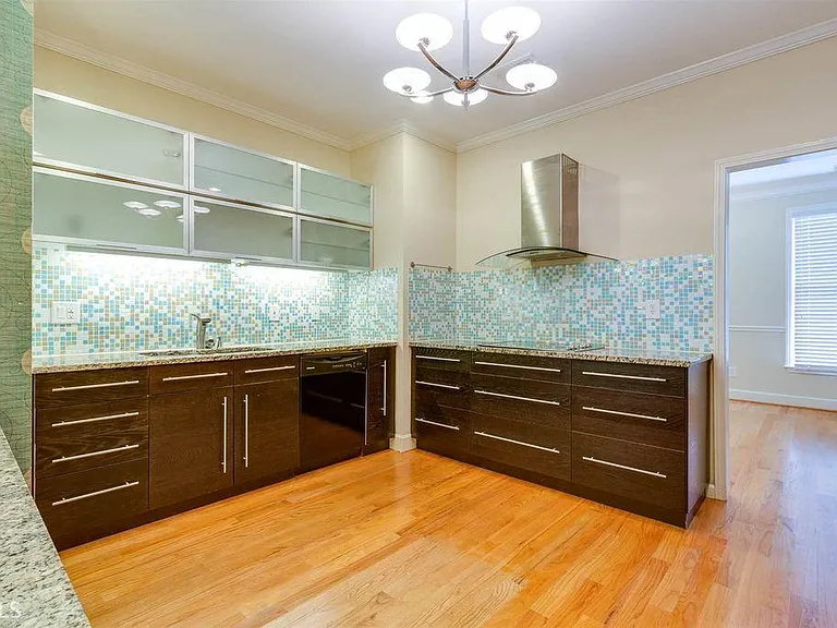 11072 Lorin Way — Photo 6