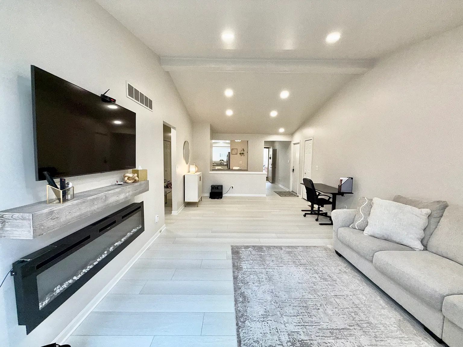 2 bed, 1123 sqft, $2,000 — Photo 4