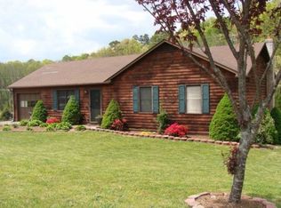 637 Ivanhoe Rd, Max Meadows, VA 24360