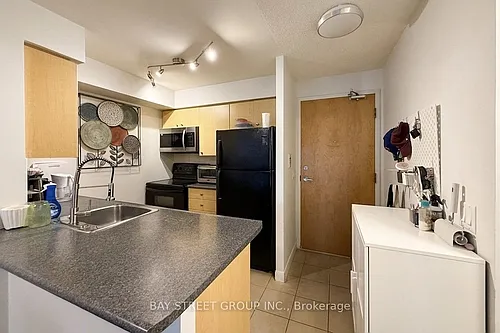 4968 Yonge St #1202 Photo 1