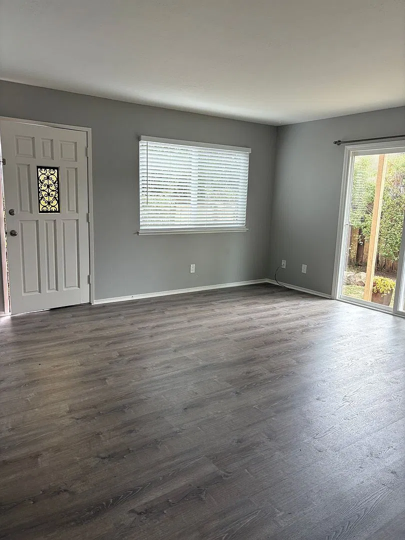425 Plum St. — Photo 2