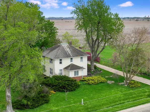 2096 E 4th Rd, Tonica, IL 61370
