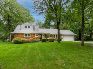 1955 Townsend Rd, Niskayuna, NY 12309