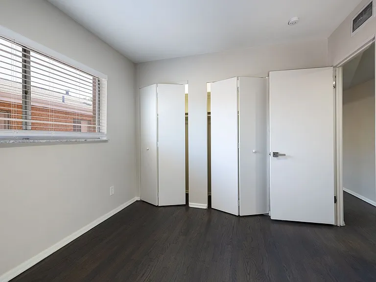Lindenwood Heights Apartments — Photo 17