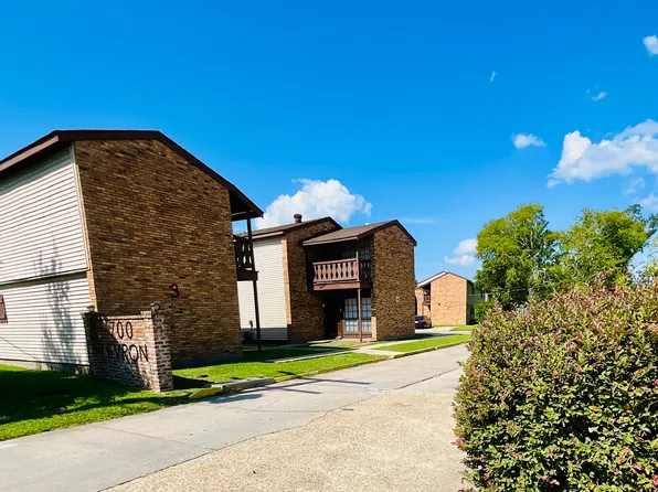 Crestwood Apartments