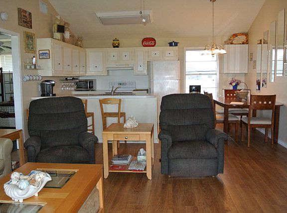 5th image of 2714 W Bayshore Dr