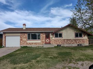 6927 Manhattan Ln, Cheyenne, WY 82009
