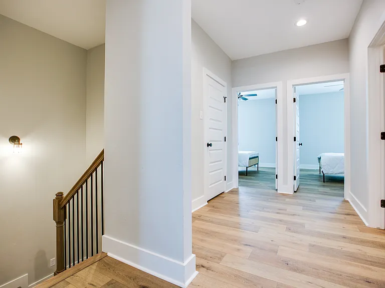 1009 Holiday Dr — Photo 14