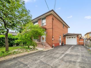 8 Sonnet Ct, Toronto, ON M6L1J7