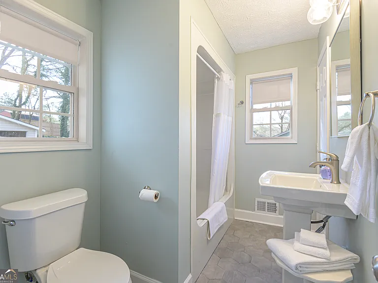196 Etowah Dr — Photo 23