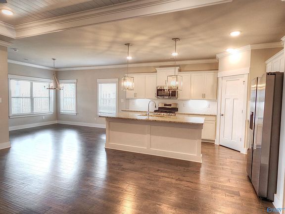 5th image of 209 Rosemary Ayers Dr