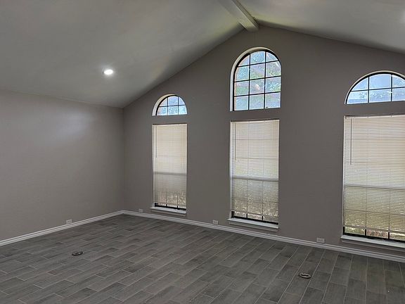3rd image of 3910 San Mateo Dr #3910