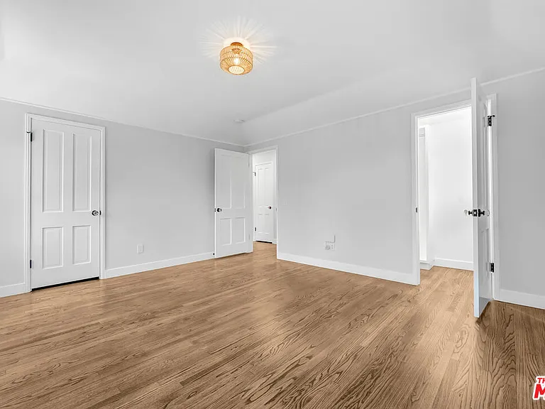 2383 Panorama Ter — Photo 22