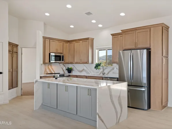 5027 S WHITEWING Road, Sierra Vista, AZ 85650