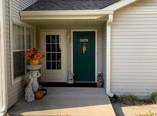 5679 Oak Village Dr, Roscoe, IL 61073