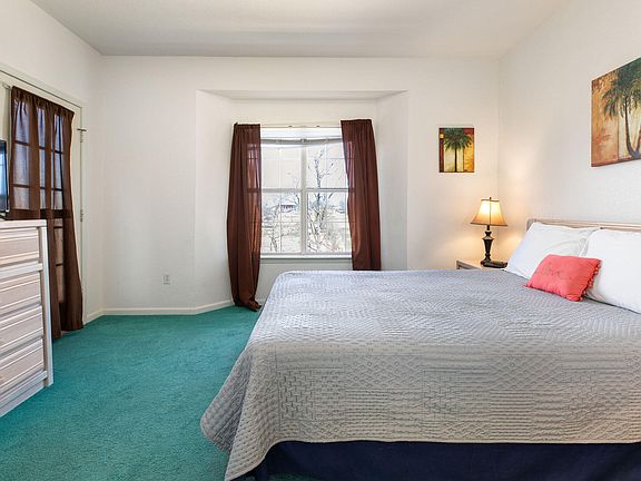 3rd image of 815 Holiday Ridge #I-11