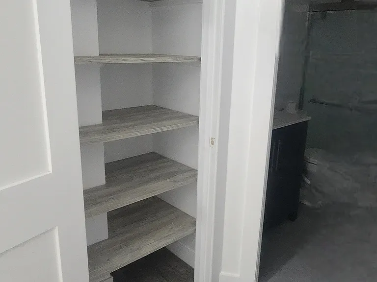 803 Surrey Ln — Photo 7