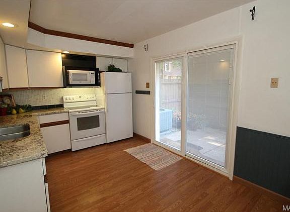 4th image of 4230 Burnett Walk