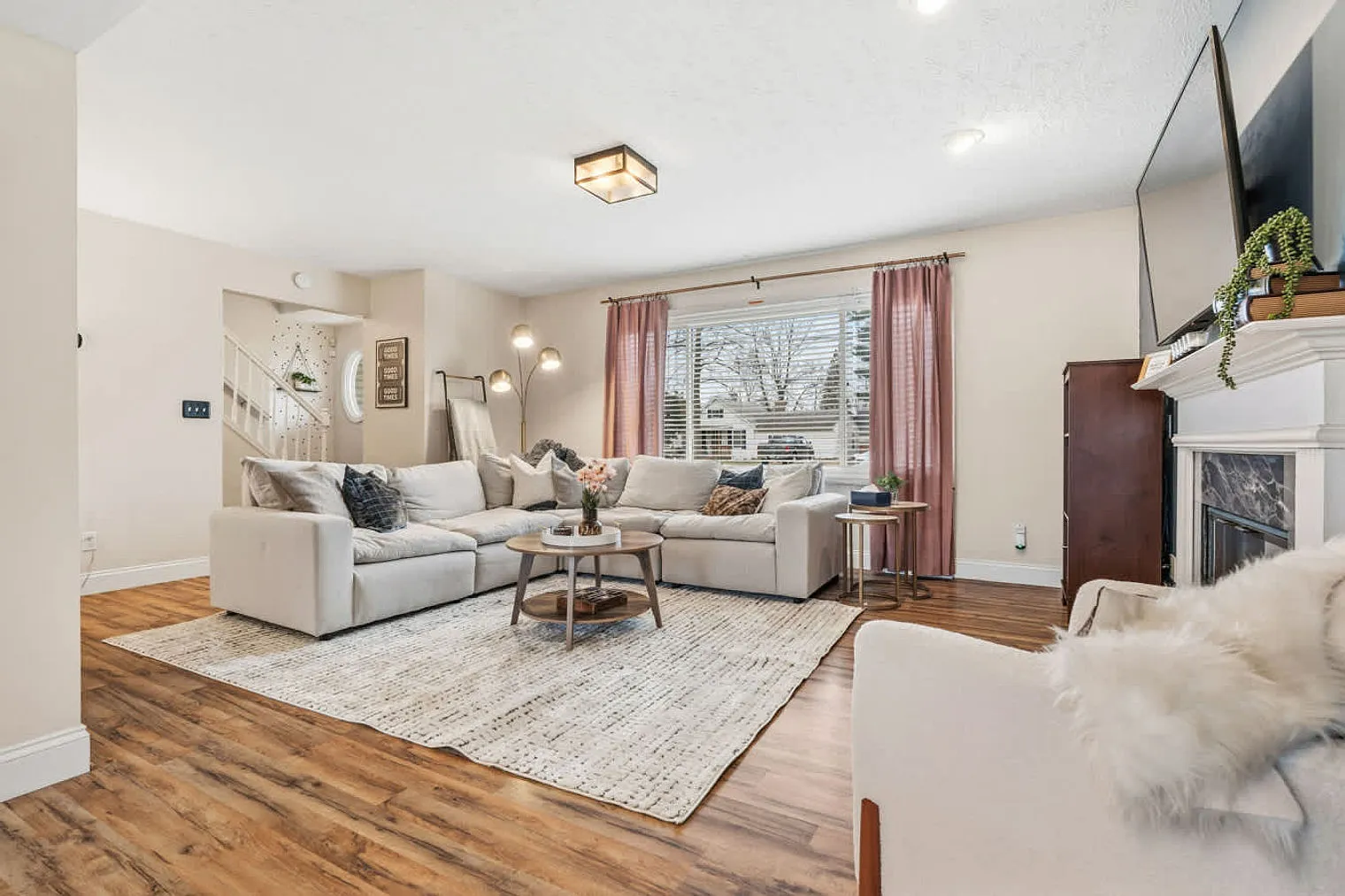 4 bed, 2.0 bath, 1614 sqft, $5,902 — Photo 1