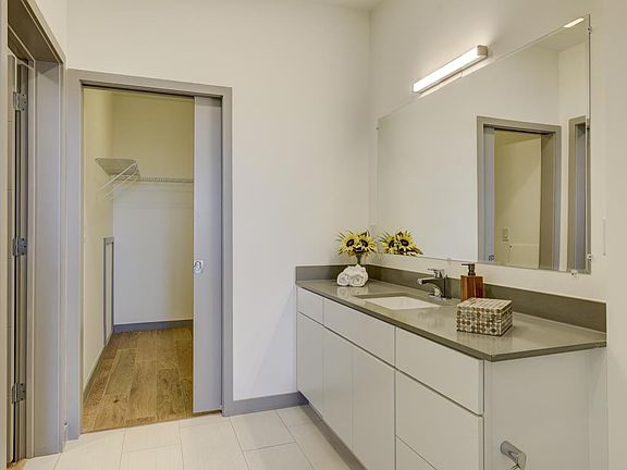 5th image of 400 Herron Dr APT 112