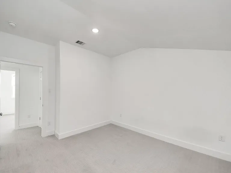 5823 Dolores St — Photo 13