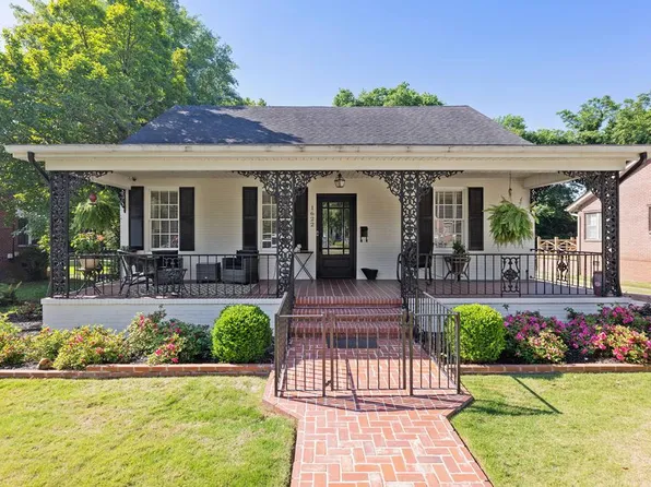 1622 Crest Dr, Columbus, GA 31906