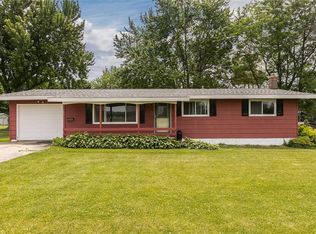 1504 F St, Amana, IA 52203