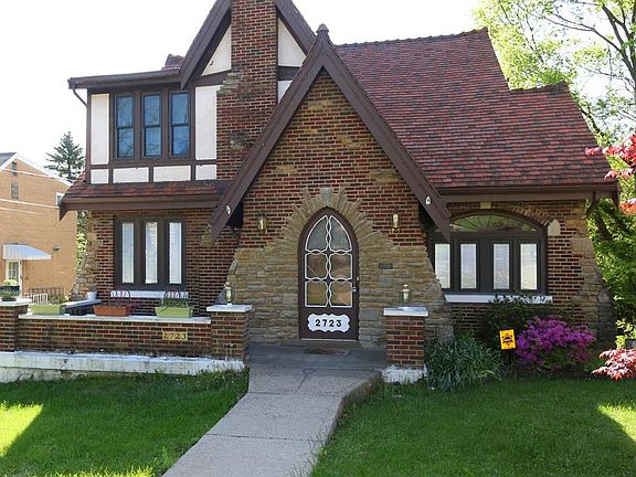 2nd image of 2723 Powell Dr