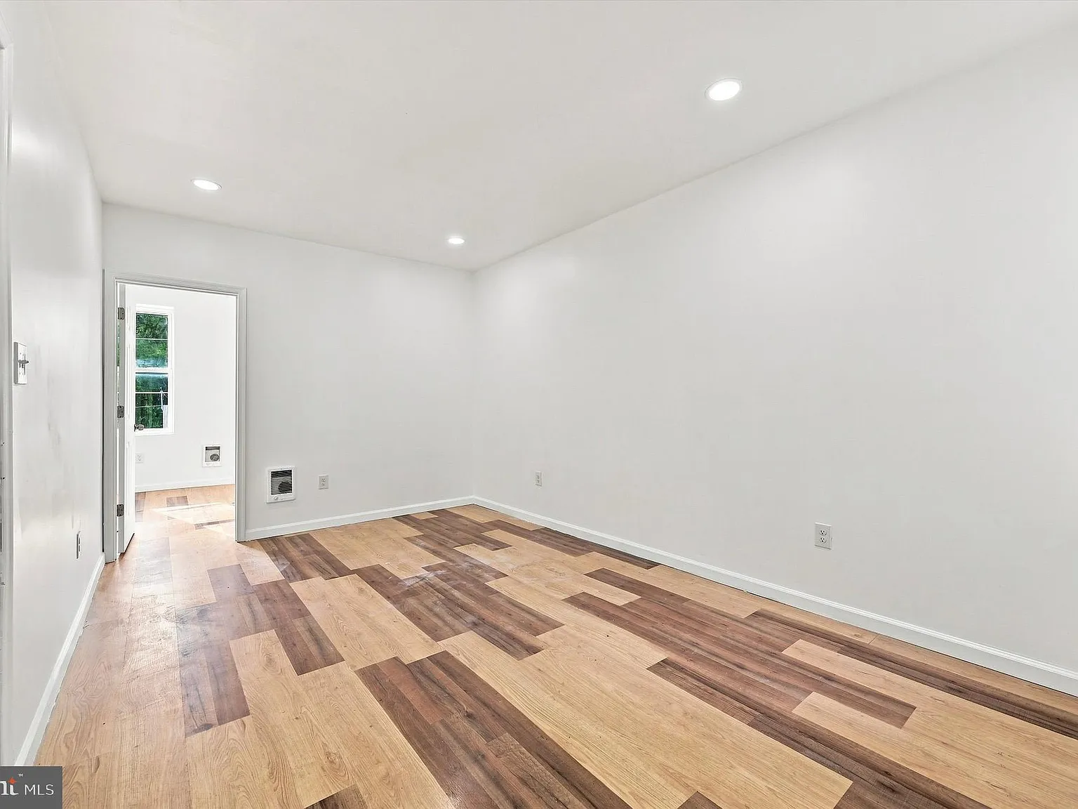 2 bed, 750 sqft, $1,399 — Photo 4