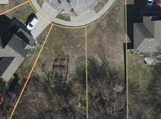 907 Anna Tappan Way, Lawrence, KS 66044