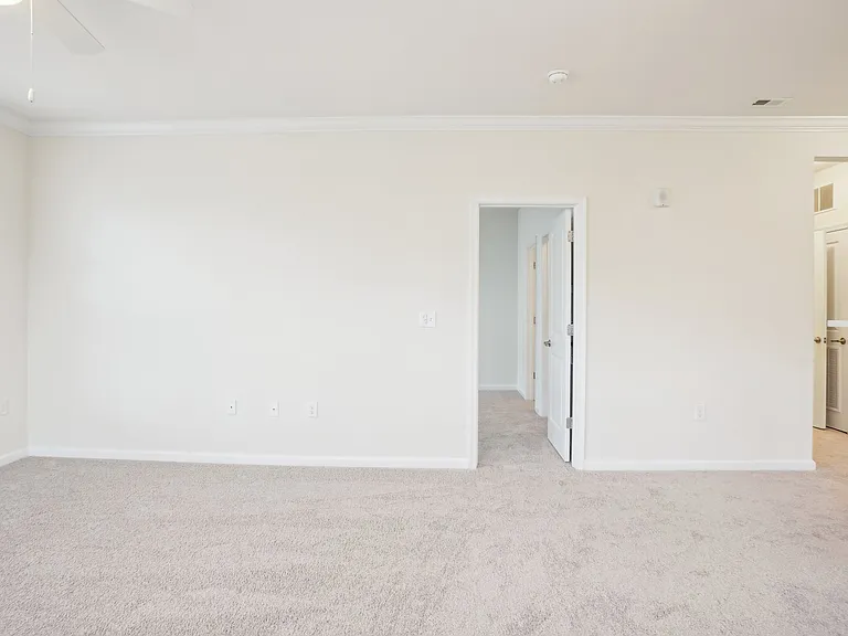 Belmont at Tryon Apartments — Photo 38