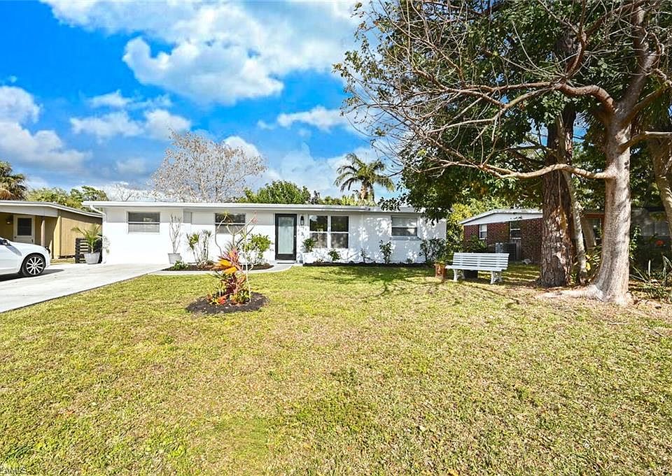 1303 Delmar Ln Naples Fl 34104 Zillow