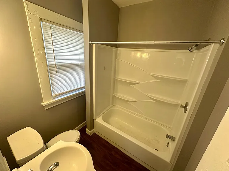 206 Courtland St — Photo 7