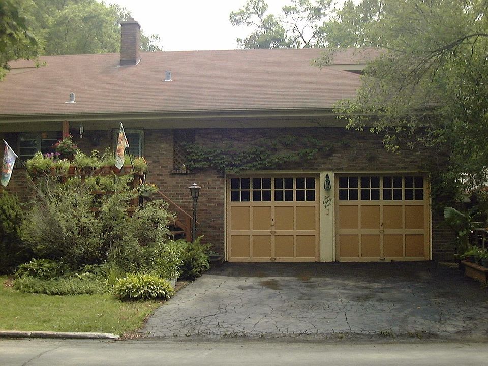 Side view with garage