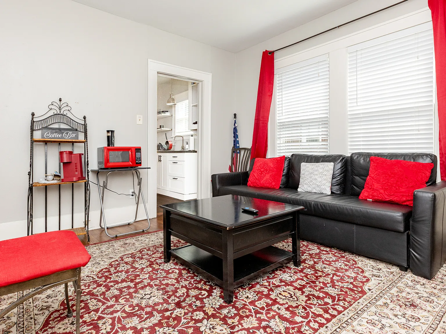 1 bed, 750 sqft, $1,290 — Photo 2