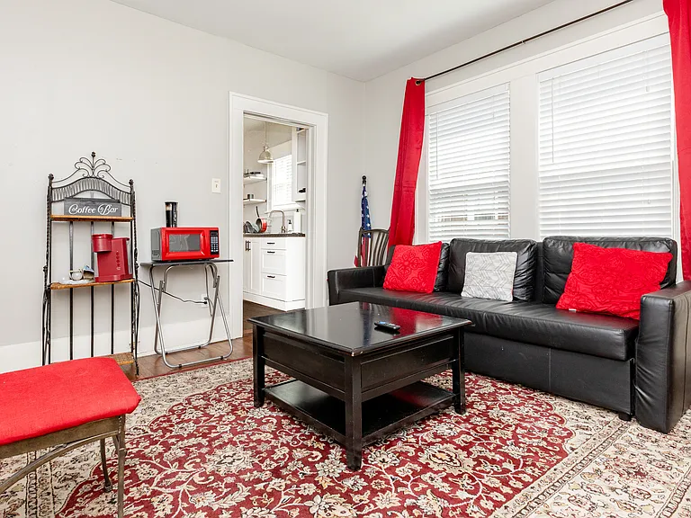 4116 Junius St — Photo 2