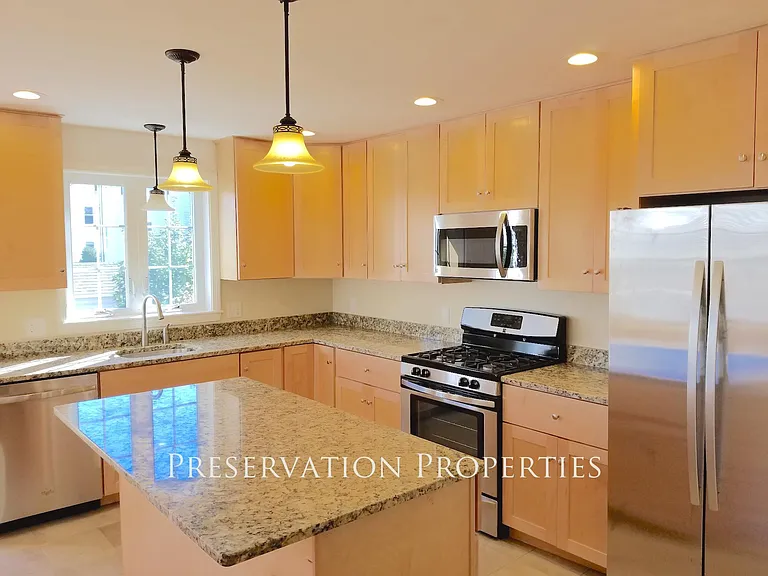 299 Cabot St — Photo 4