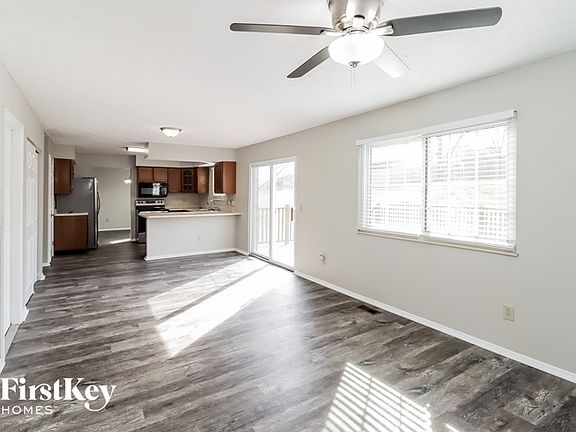 4th image of 6479 Coachlight Way