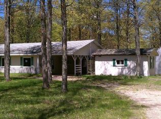 9742 W 28th Rd, Mesick, MI 49668