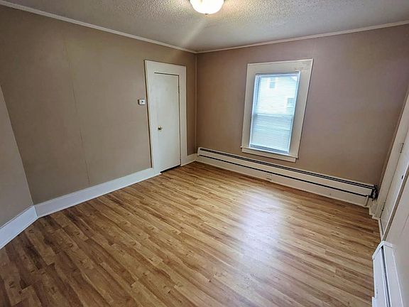 2nd image of 36B Maple Ave