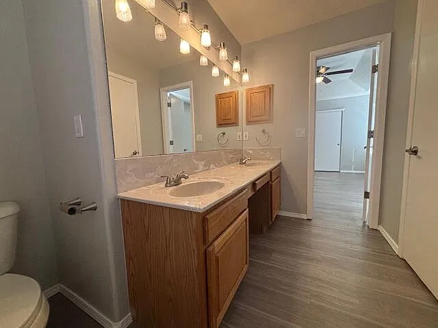 3 bed, 2.0 bath, 1438 sqft, $2,100 — Photo 2