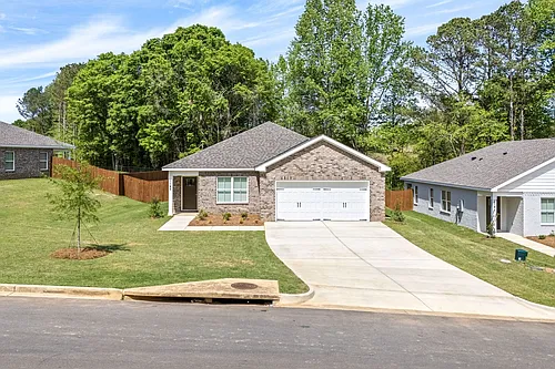 1147 Douglas St Photo 1