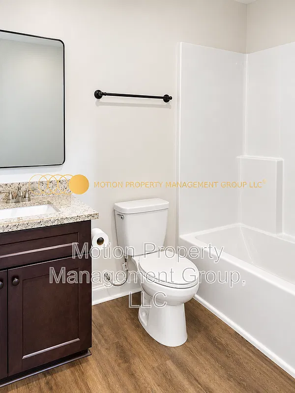 Studio, 1.0 bath, 455 sqft, $700 — Photo 2