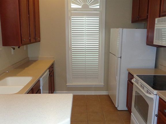 2nd image of 2380 Lake Garden Dr